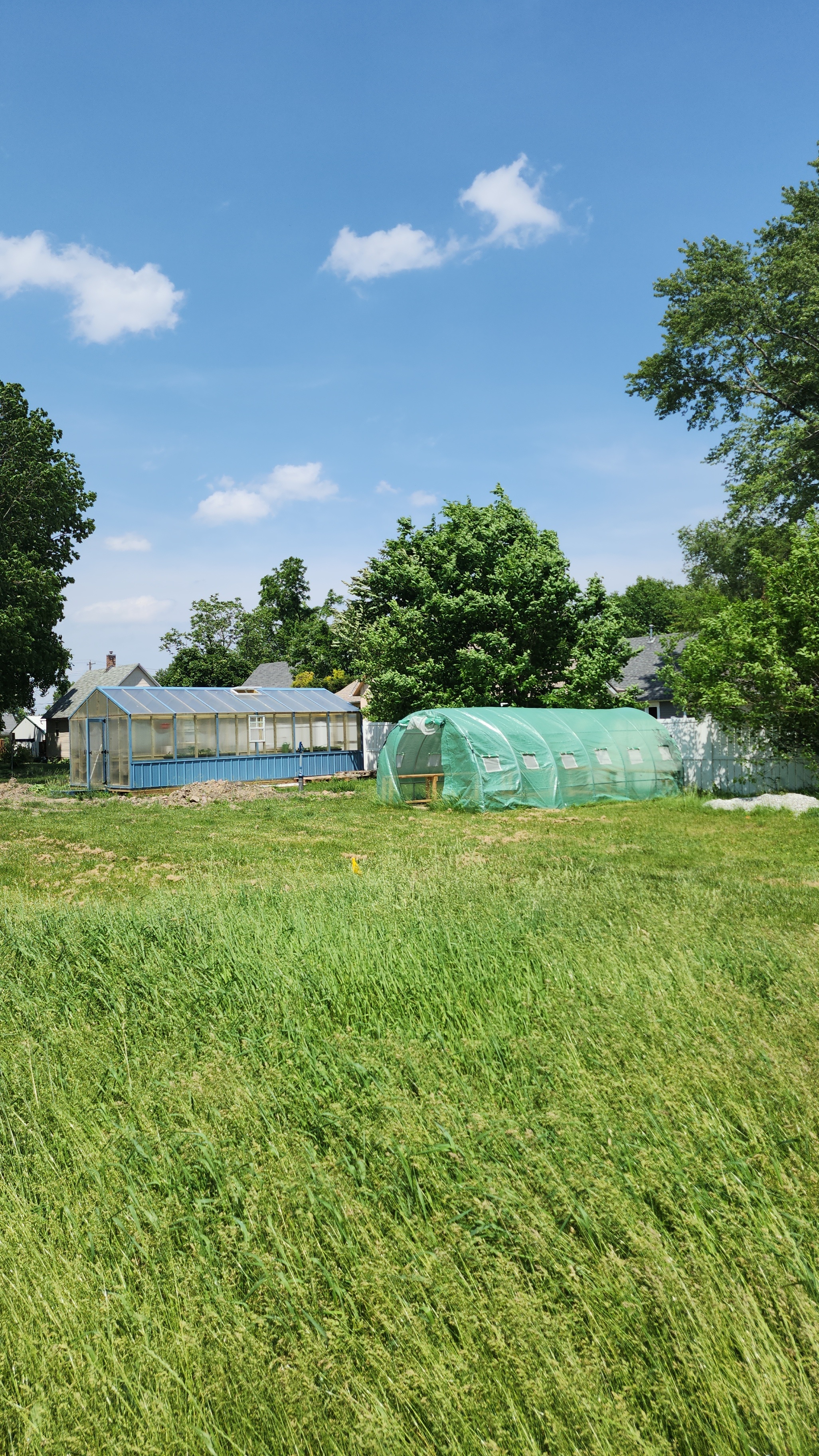 Baxter Gardens full lot view showing open growing space